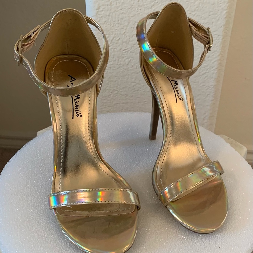 Women's shoes